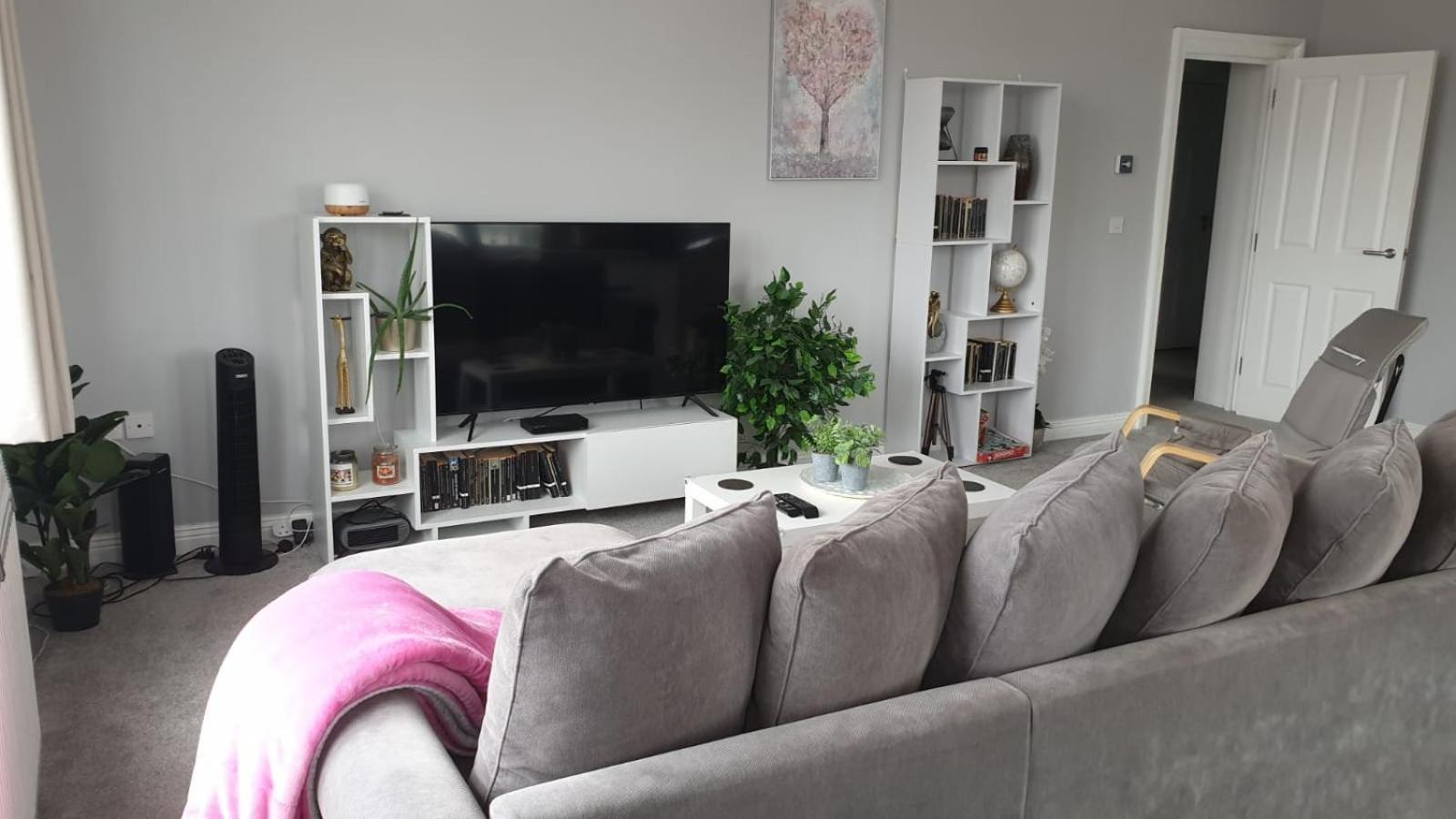Lovely 2 Bed 2 Bath Flat With Free Parking Poole Exterior photo